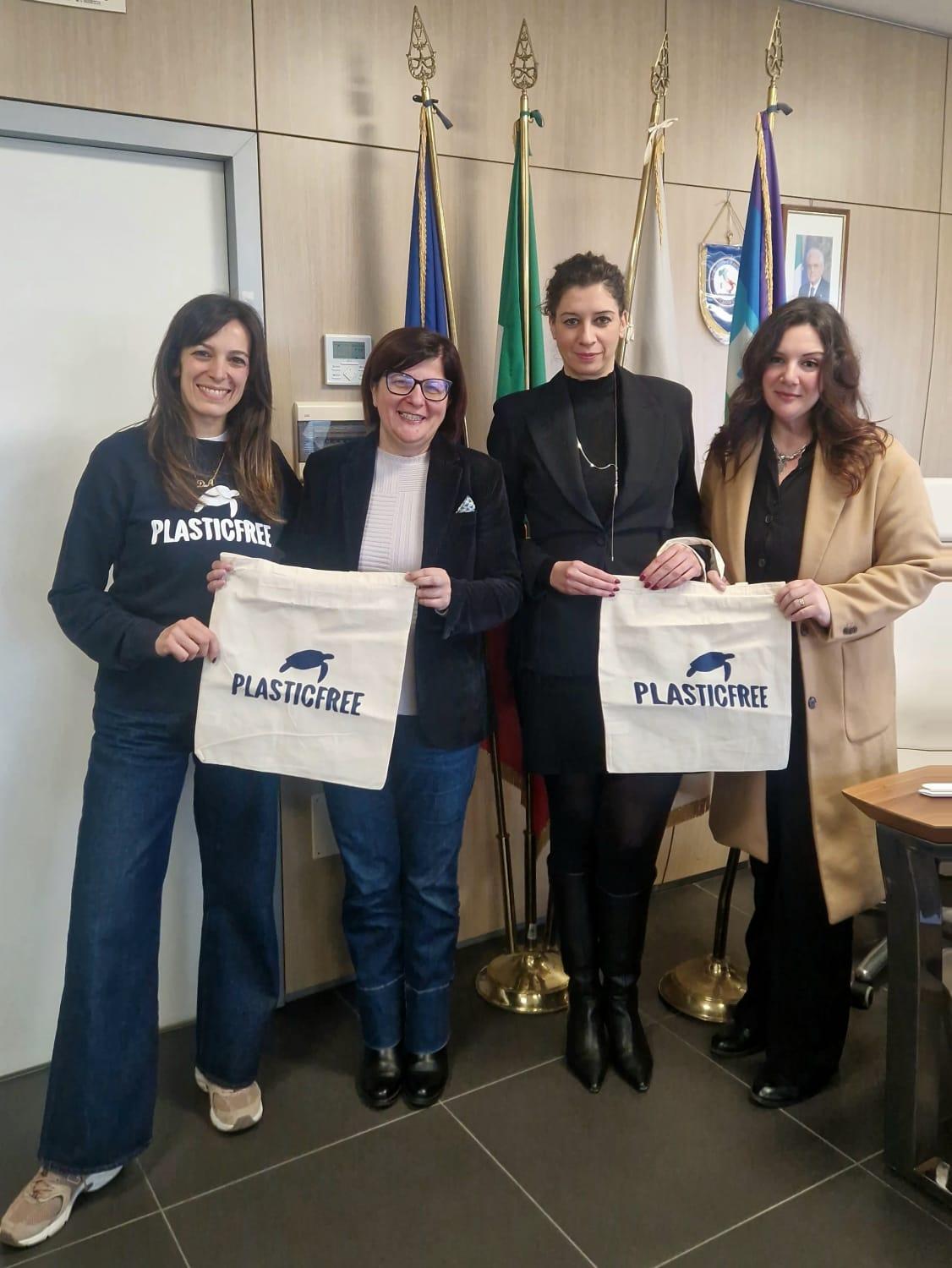 Puglia: Plastic Free incontra l’assessora regionale all’Ambiente Debora Ciliento