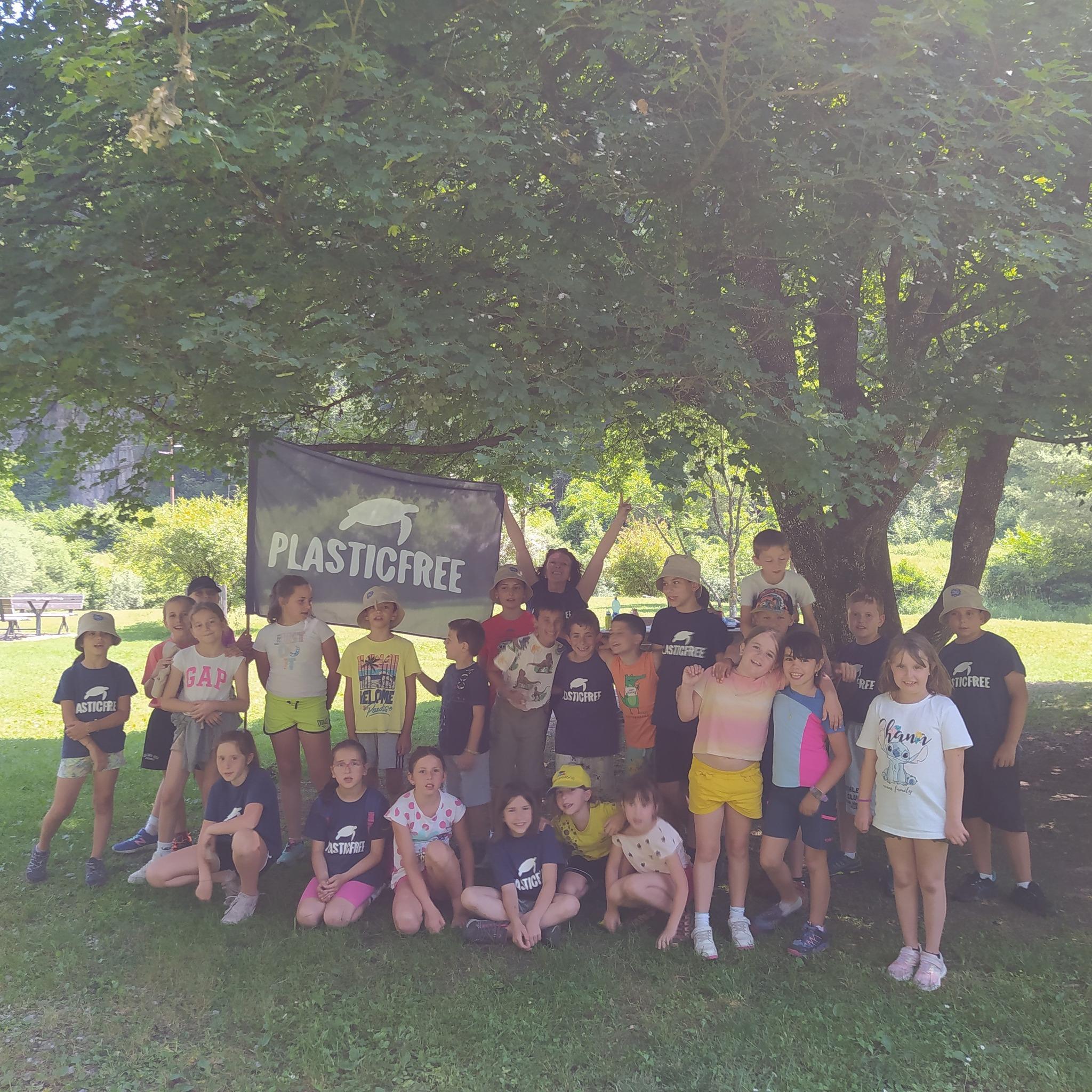 Plastic Free e “Insieme nello Sport” sui sentieri fino al biotopo del Lago d’Ampola a Tiarno di Sopra (TN)