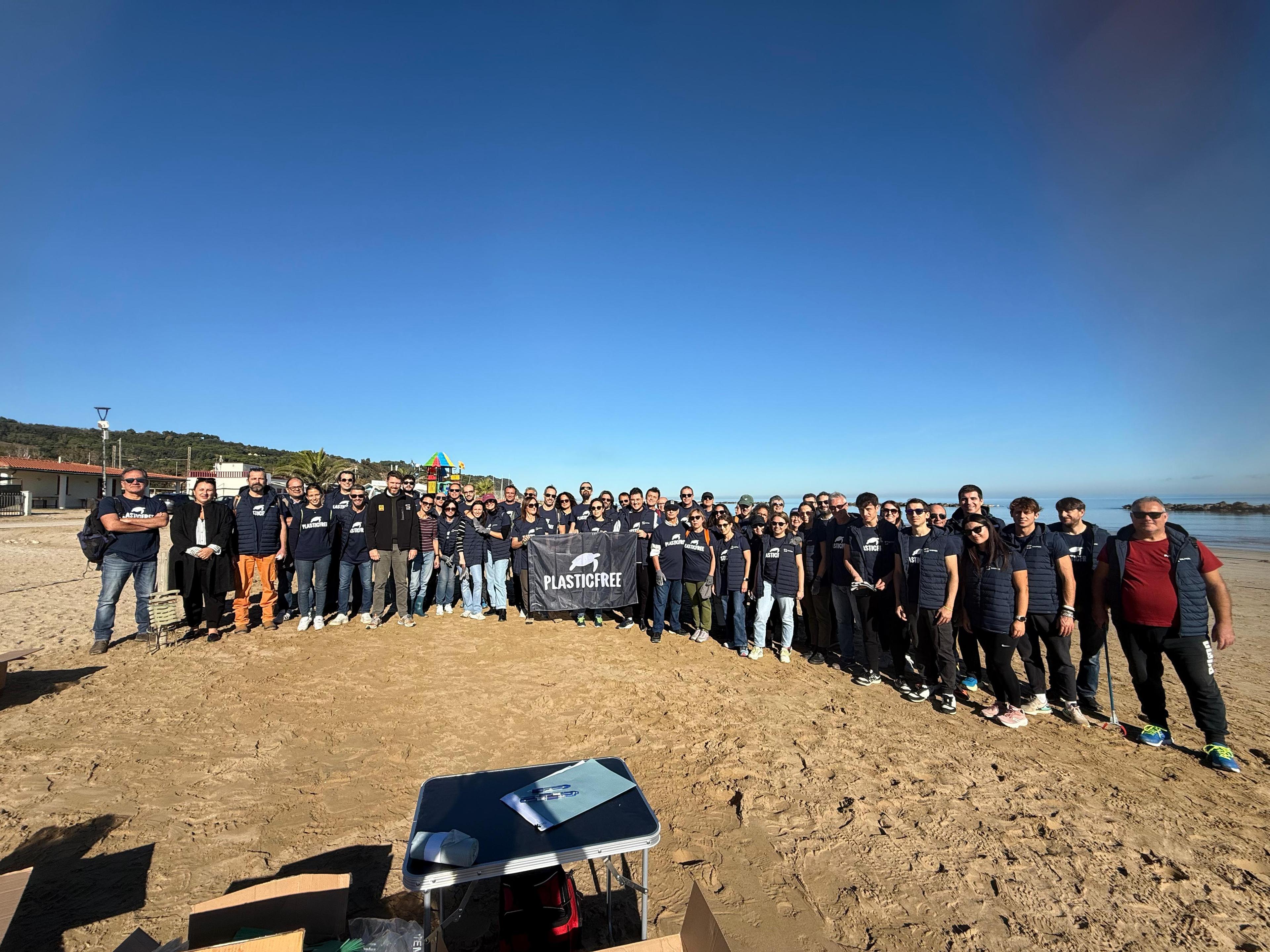 Insieme per l’ambiente: volontari Saipem e Plastic Free ripuliscono Fano (PU) dai rifiuti
