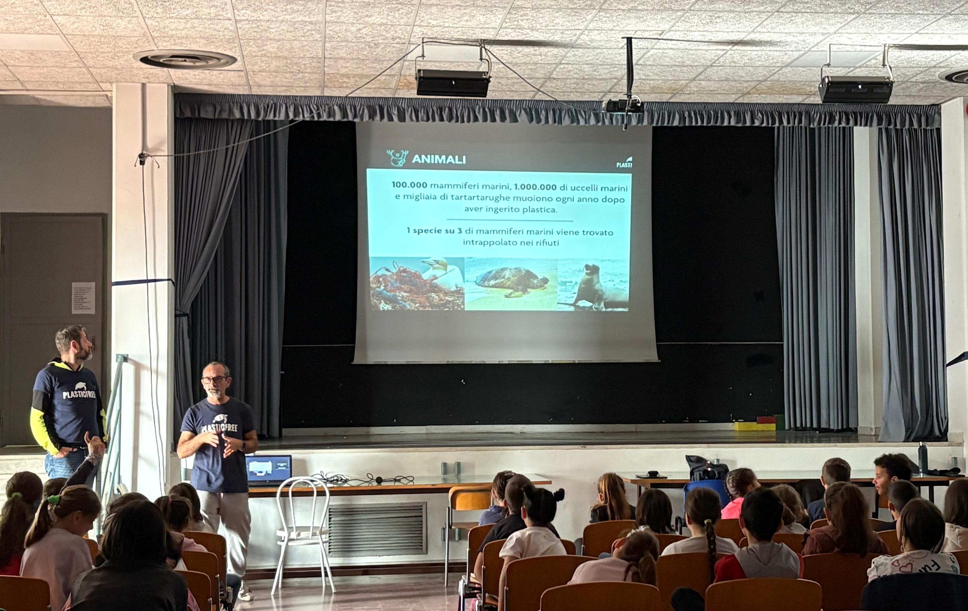 Studenti protagonisti della sostenibilità insieme a Plastic Free a Legnano (MI)