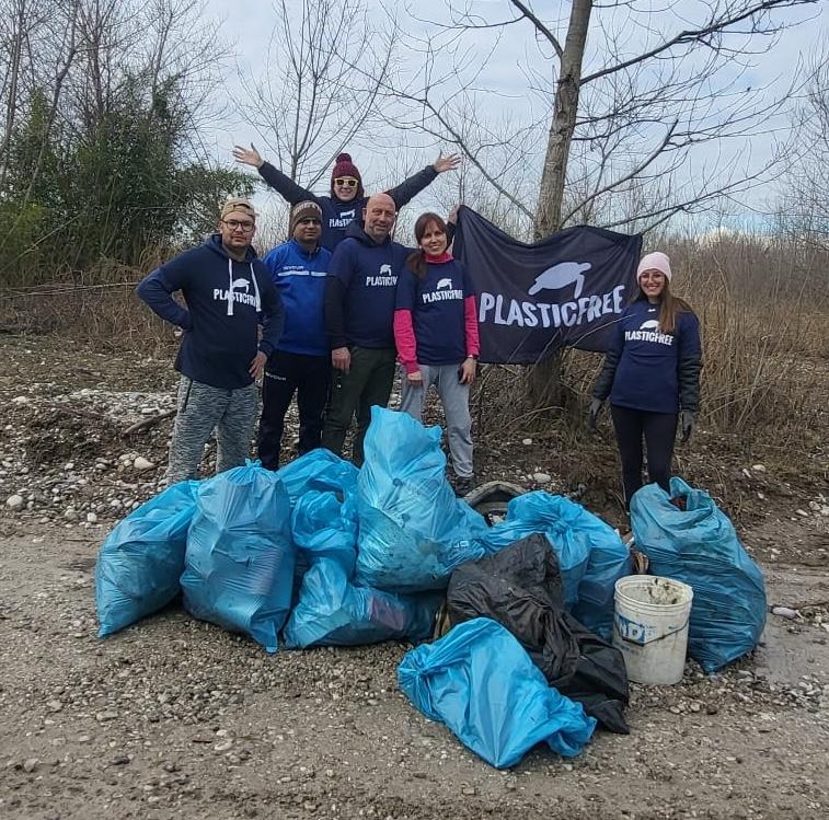Plastic Free in campo contro l’inciviltà a Cimaldolmo (TV): 180 chili di rifiuti rimossi lungo il Piave