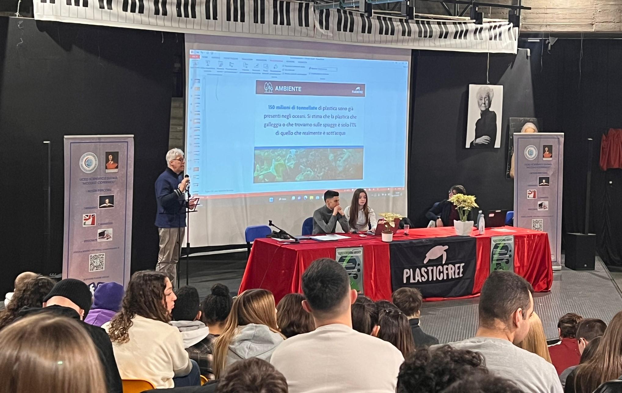 Vigevano (PV), scuola e volontariato insieme per l’ambiente: all’Istituto Casale un percorso di educazione civica con Plastic Free