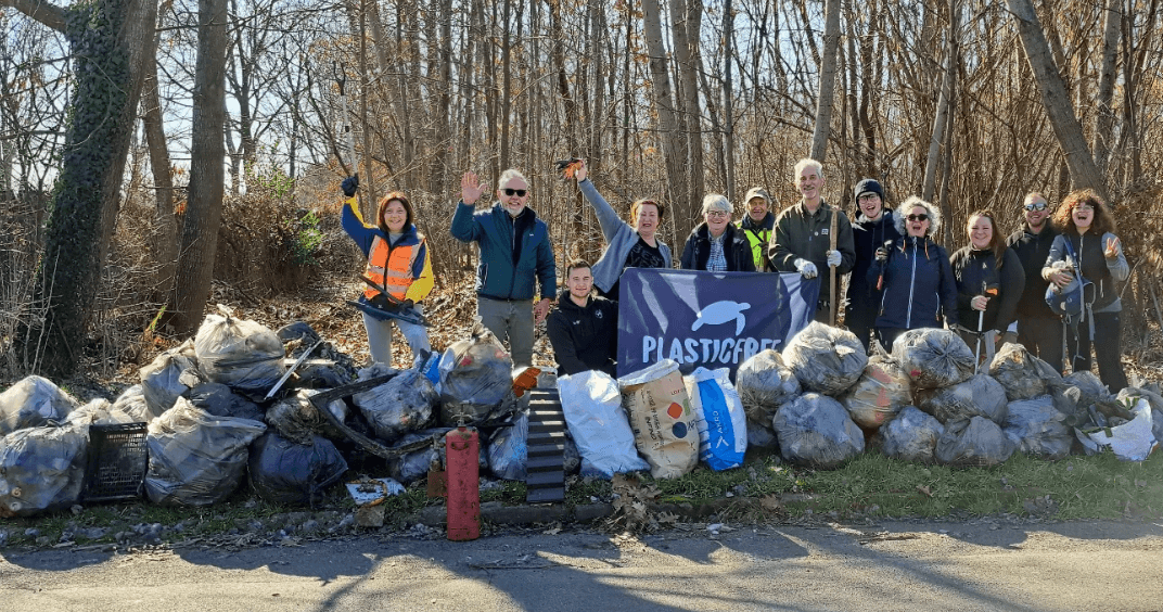 Il Parco delle Groane torna a splendere a Limbiate (MB) grazie a 13 volontari Plastic Free
