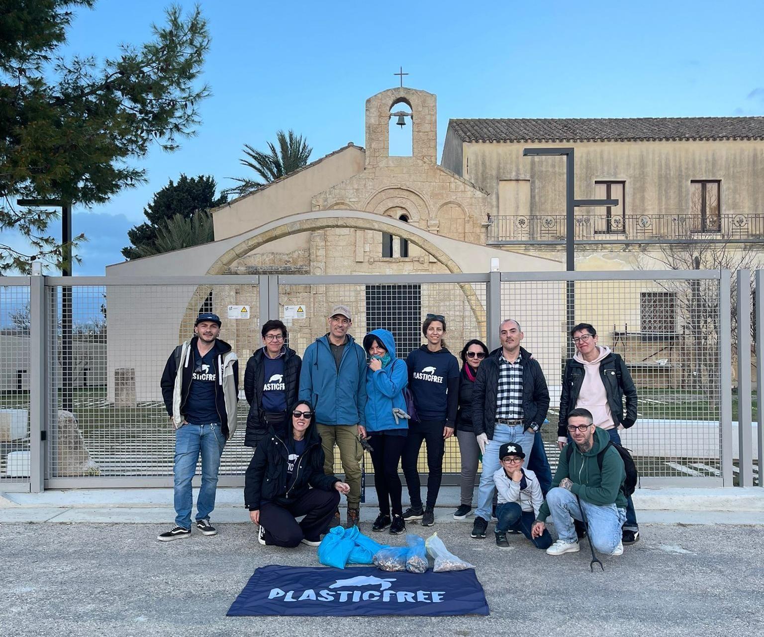 Selargius (CA) ripulita dai mozziconi: oltre 500 cicche raccolte grazie ai volontari Plastic Free