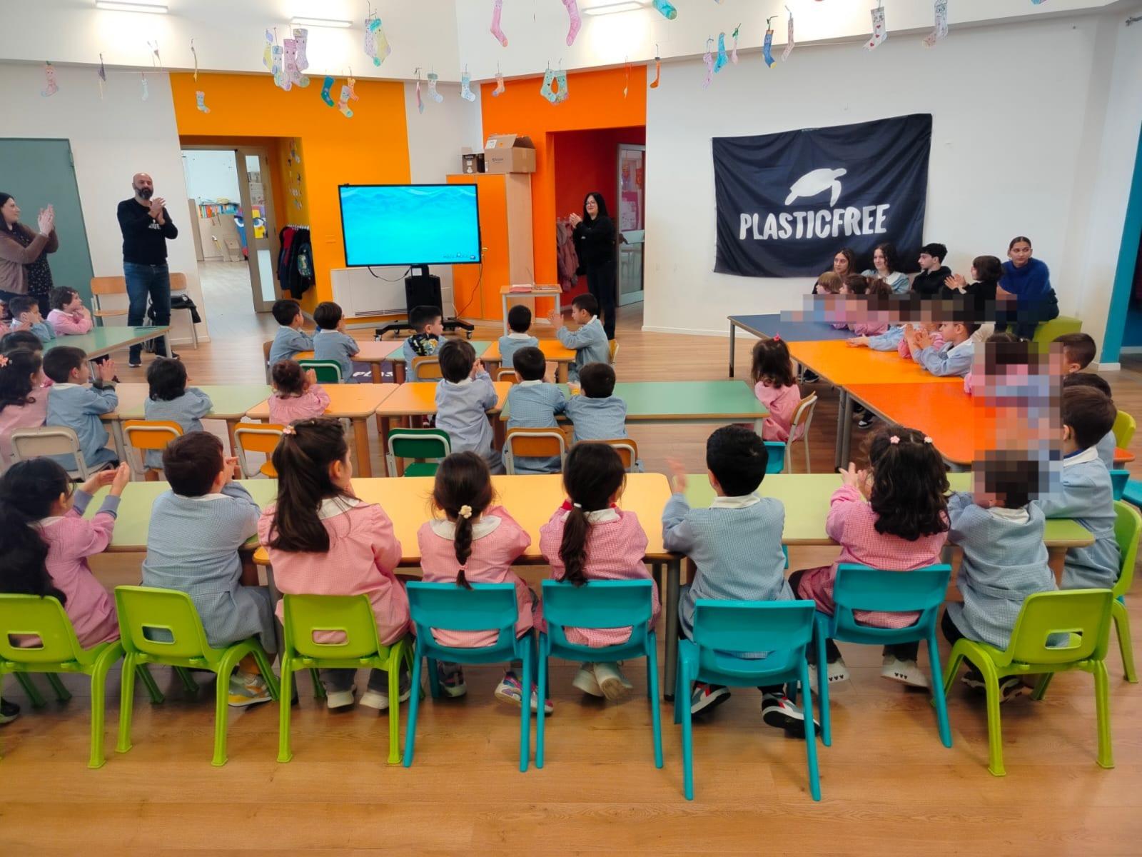 Plastic Free incontra i più piccoli a Diamante (CS): sensibilizzazione ambientale alla scuola dell’infanzia