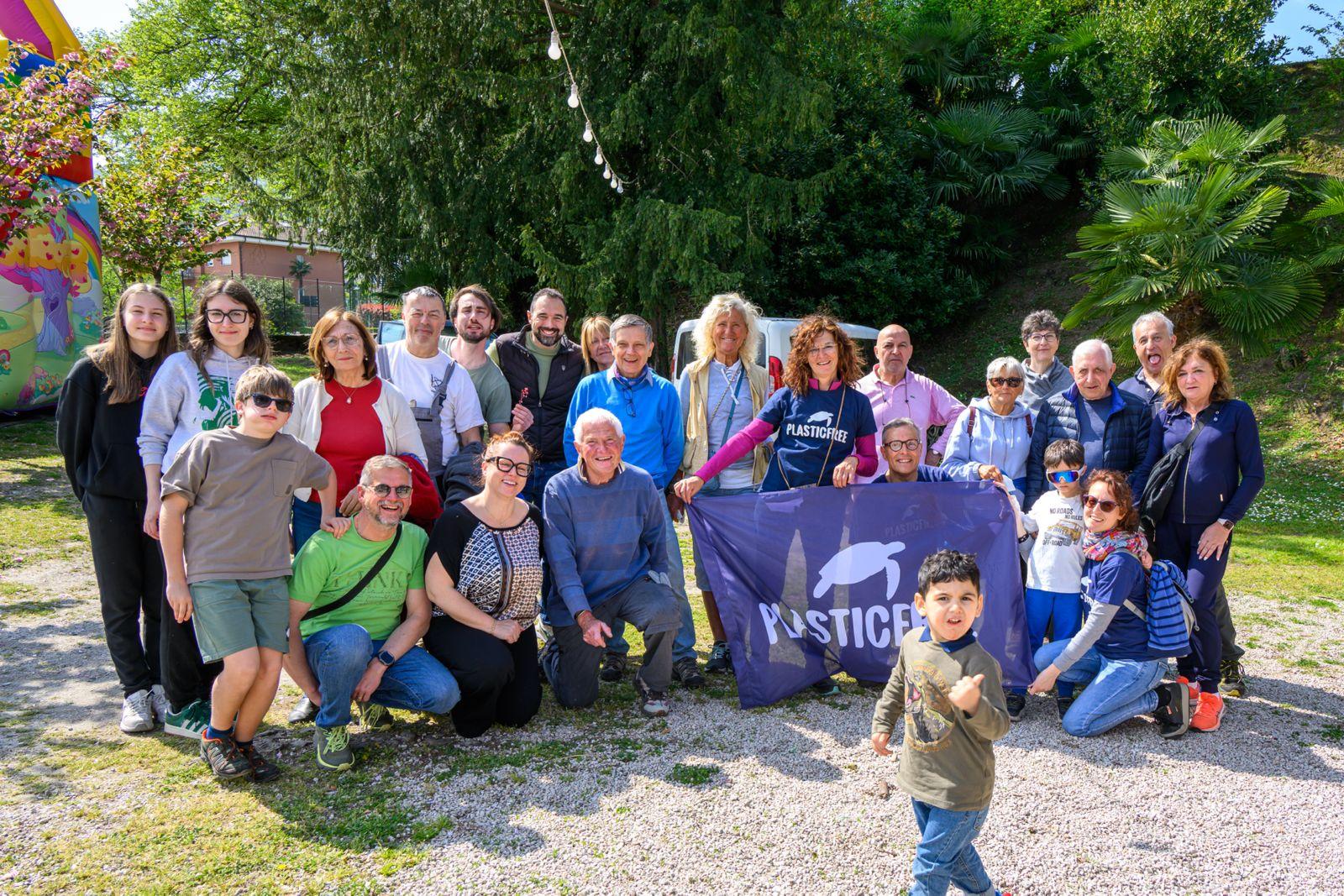Volontari Plastic Free ripuliscono il torrente Selvaspessa a Baveno (VB): 400 kg di rifiuti rimossi
