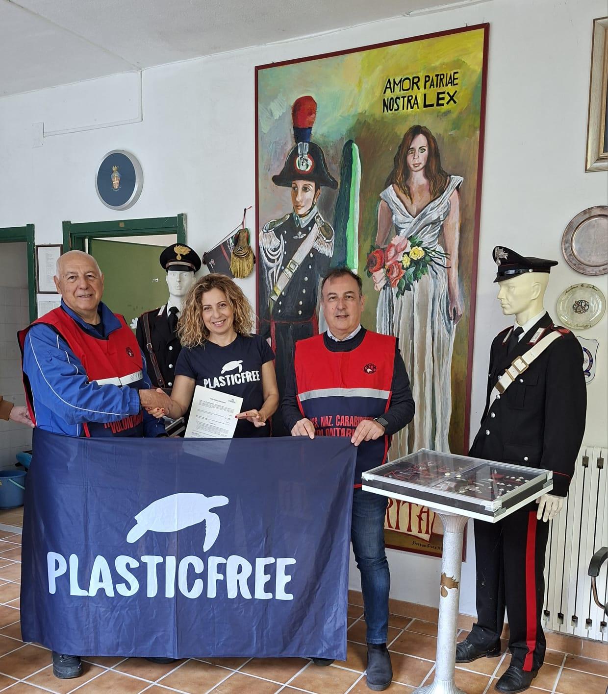 Sassari, firmato il patto tra Plastic Free e Associazione Nazionale Carabinieri: nasce una nuova alleanza per l’ambiente
