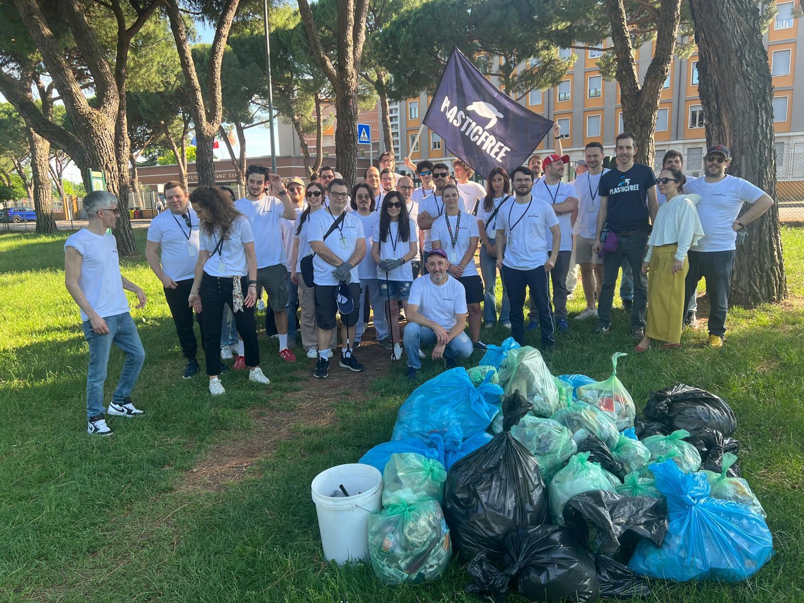 Plastic Free e Accenture, il team building diventa impegno ambientale: 70 partecipanti e 50 kg di rifiuti raccolti