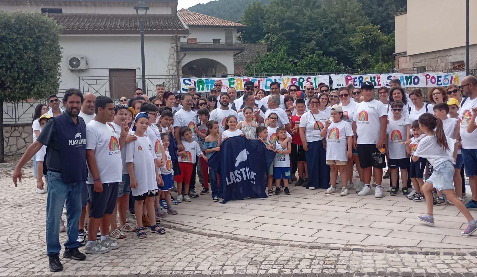 Inclusione e ambiente in cammino: Plastic Free a Baia e Latina (CE) con la maratona ecologica di AUTenticaMENTE