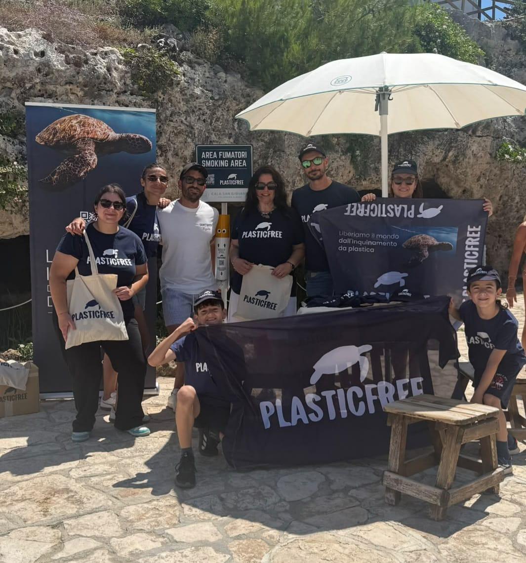 Polignano a mare (BA): Due smoking area a Cala San Giovanni contro l’abbandono dei mozziconi