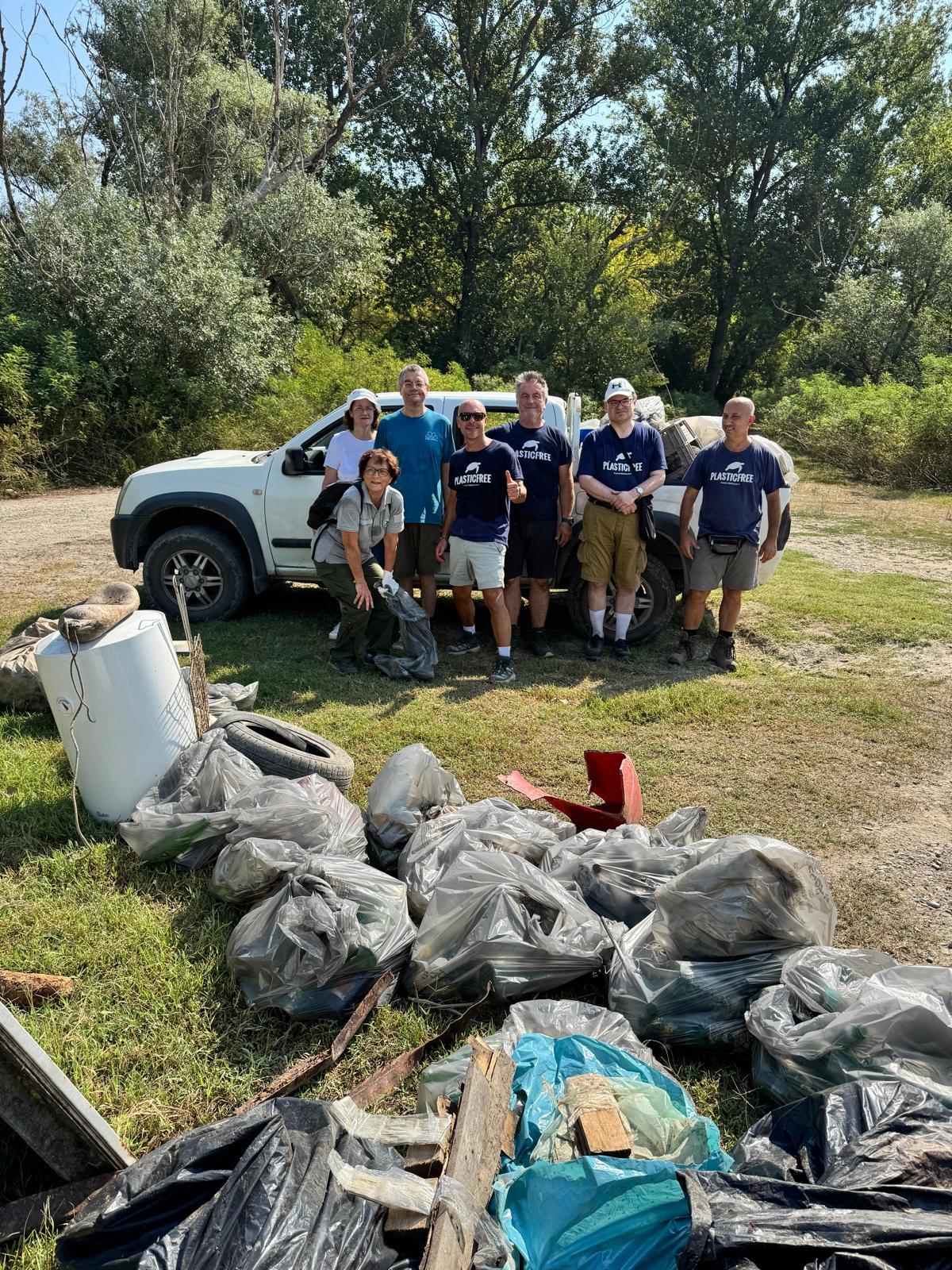 Nel verde del Po a Guastalla (RE) una raccolta da 600 kg: Plastic Free e Plogging ripuliscono l’area di Fogarino