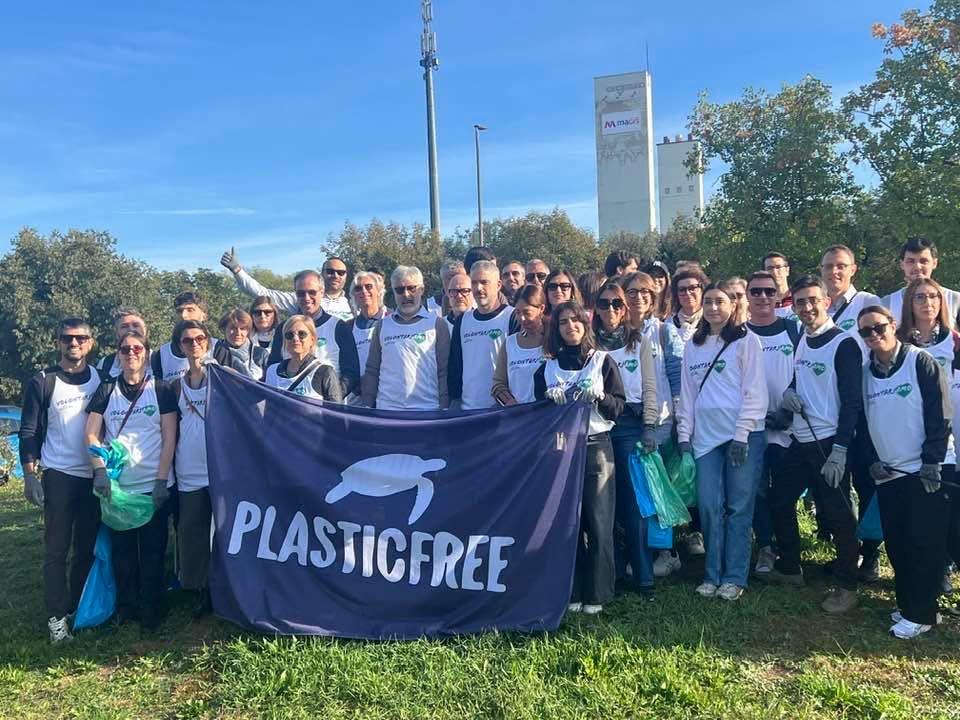 Dagli uffici al territorio: a Verona Banco BPM in campo con Plastic Free