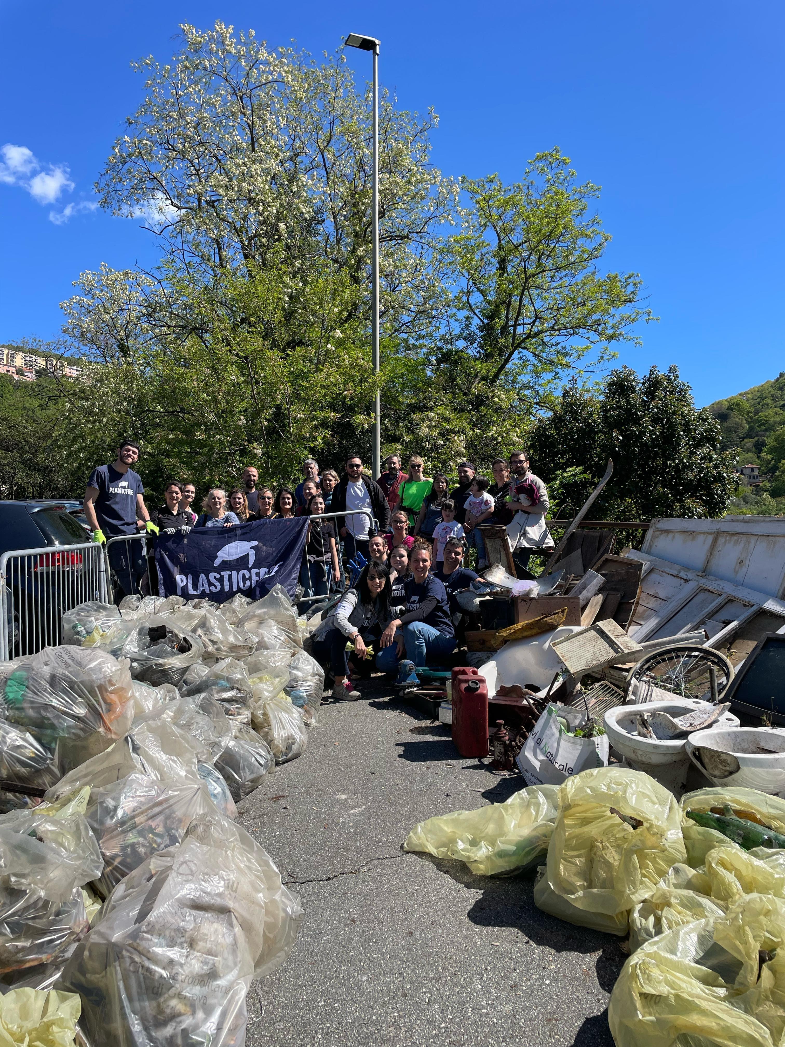 Plastic Free in azione al quartiere Sant’Eusebio a Genova per la Giornata Mondiale della Terra